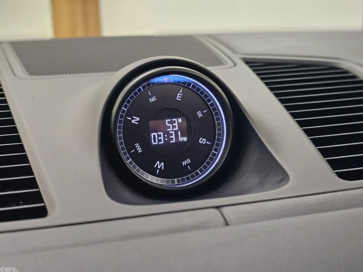 Porsche Cayenne SUV, Petrol Plug-in Hybrid, 2023, Blue
