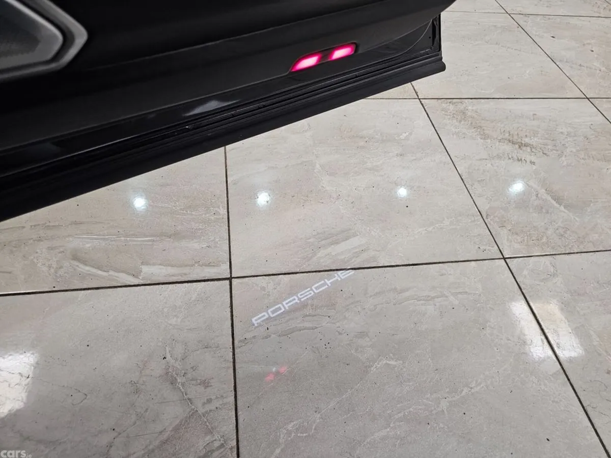 Porsche Cayenne SUV, Petrol Plug-in Hybrid, 2023, Blue