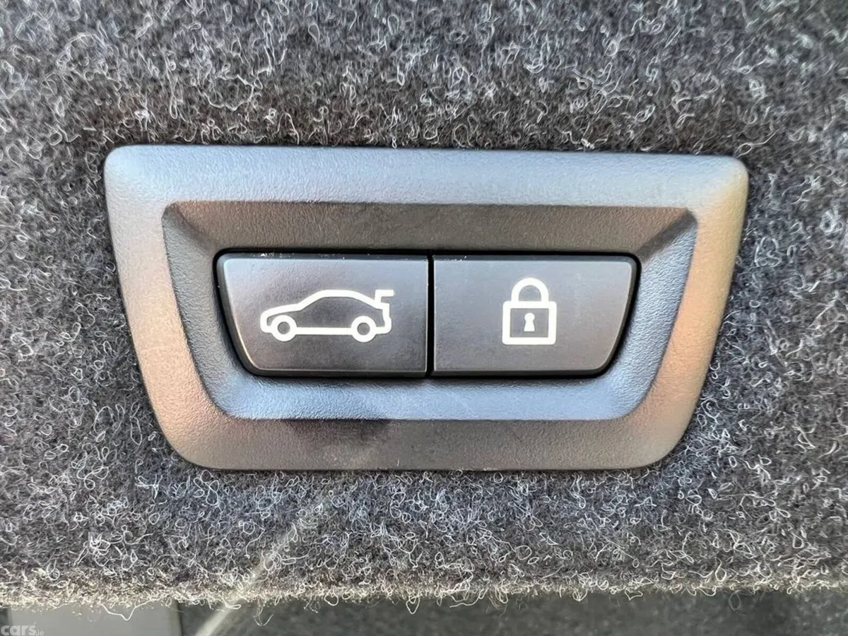 BMW 5-Series Saloon, Petrol Plug-in Hybrid, 2021, Blue