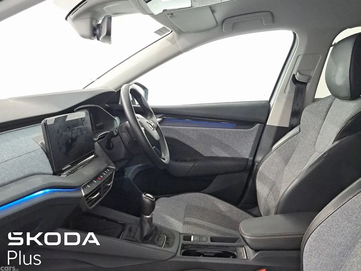 Skoda Octavia Saloon, Petrol, 2025, White