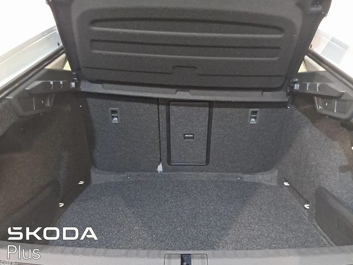 Skoda Octavia Saloon, Petrol, 2025, White