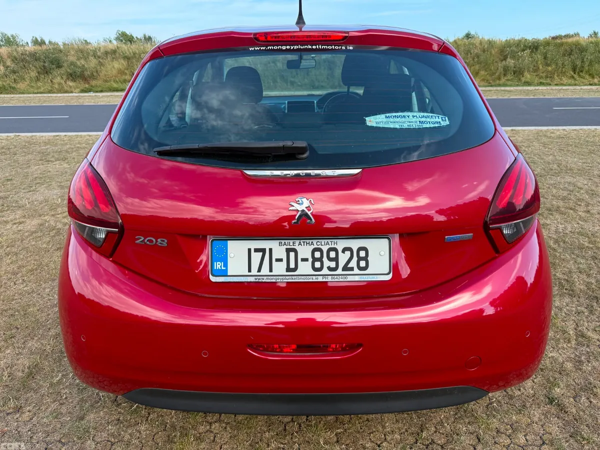 Peugeot 208 Hatchback, Petrol, 2017, Red