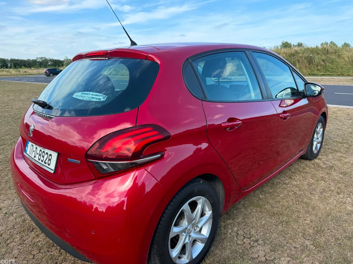 Peugeot 208 Hatchback, Petrol, 2017, Red