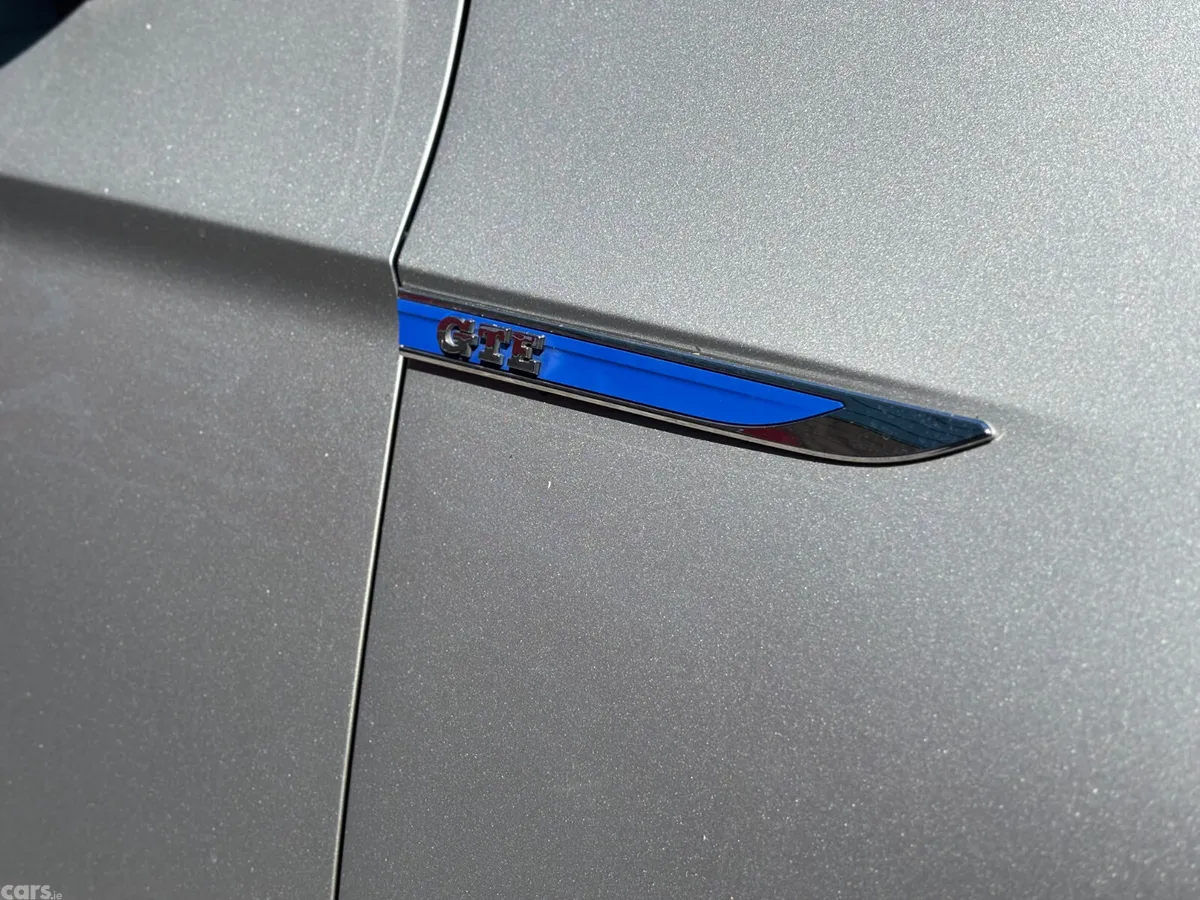 Volkswagen Passat Estate, Petrol Plug-in Hybrid, 2017, Silver