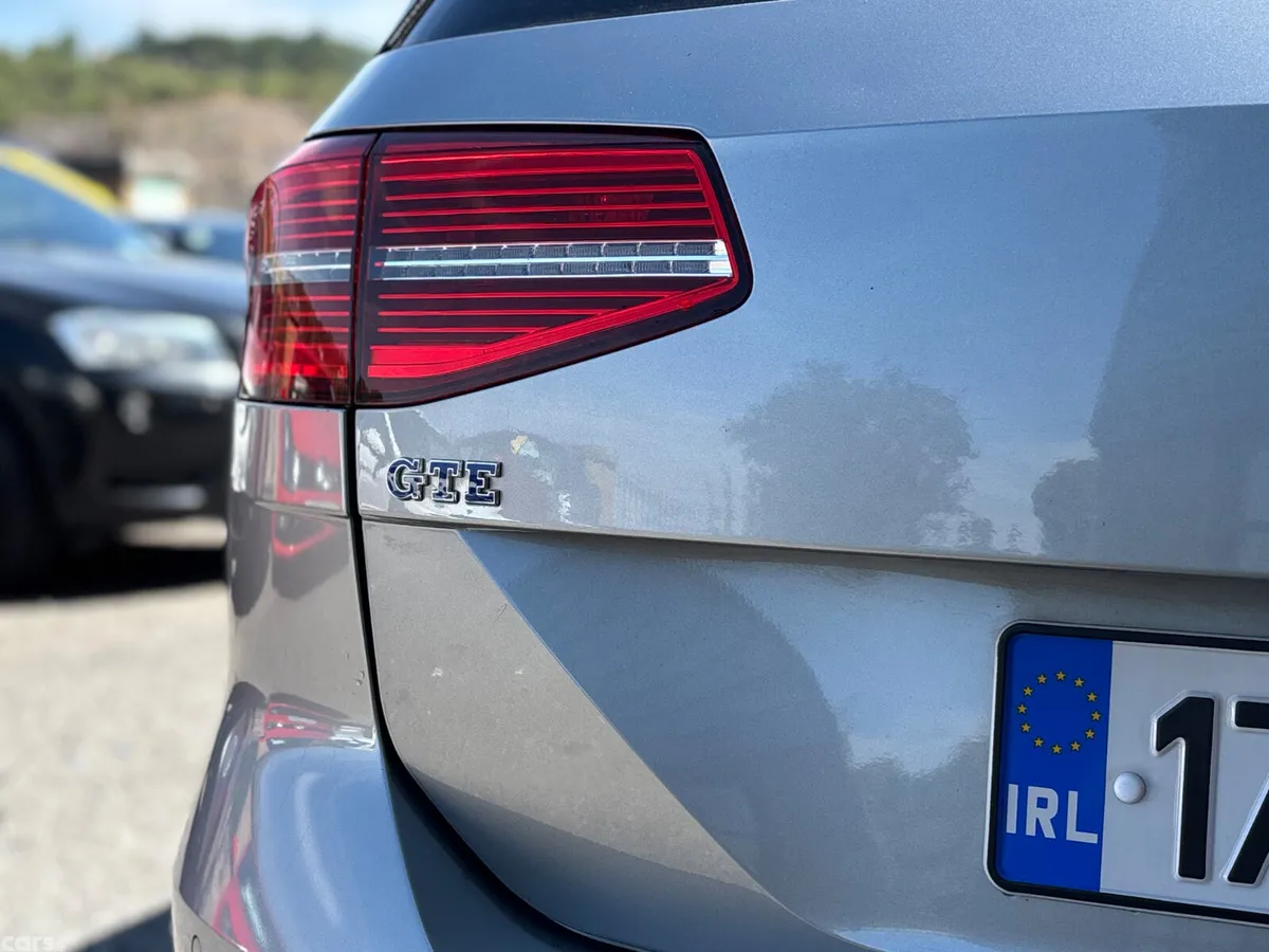 Volkswagen Passat Estate, Petrol Plug-in Hybrid, 2017, Silver