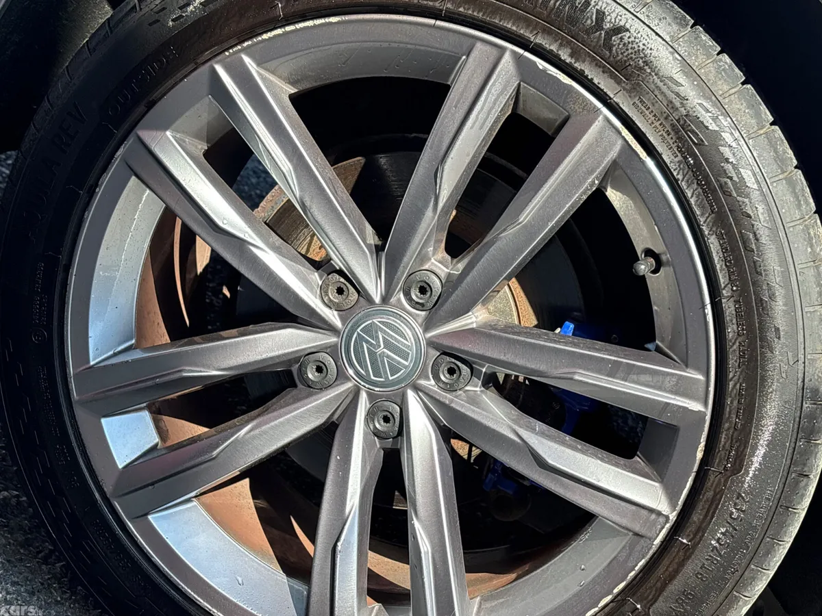 Volkswagen Passat Estate, Petrol Plug-in Hybrid, 2017, Silver