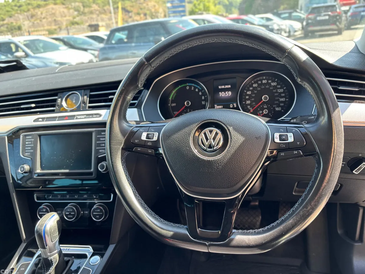 Volkswagen Passat Estate, Petrol Plug-in Hybrid, 2017, Silver