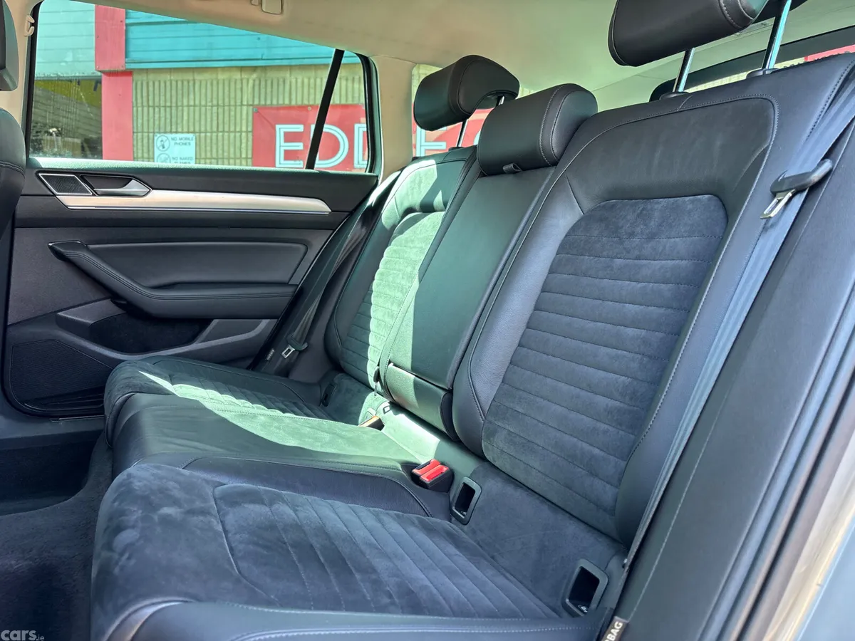 Volkswagen Passat Estate, Petrol Plug-in Hybrid, 2017, Silver