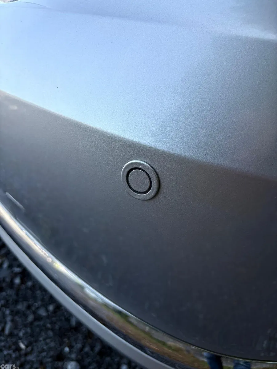 Volkswagen Passat Saloon, Petrol, 2012, Silver