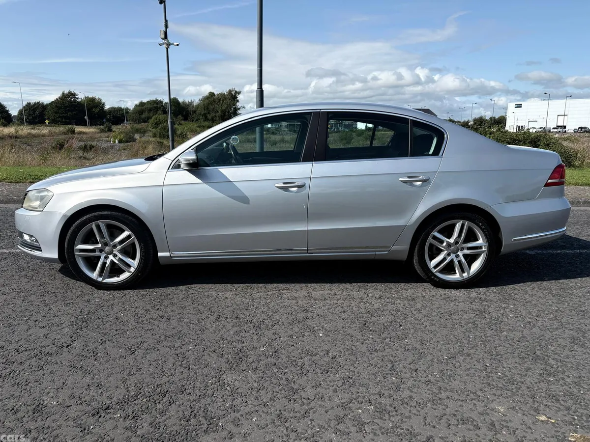 Volkswagen Passat Saloon, Petrol, 2012, Silver