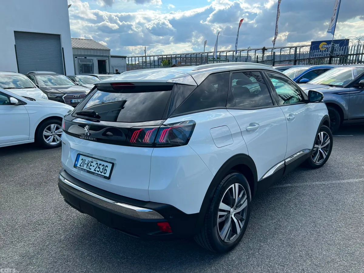Peugeot 3008 MPV, Petrol, 2021, White