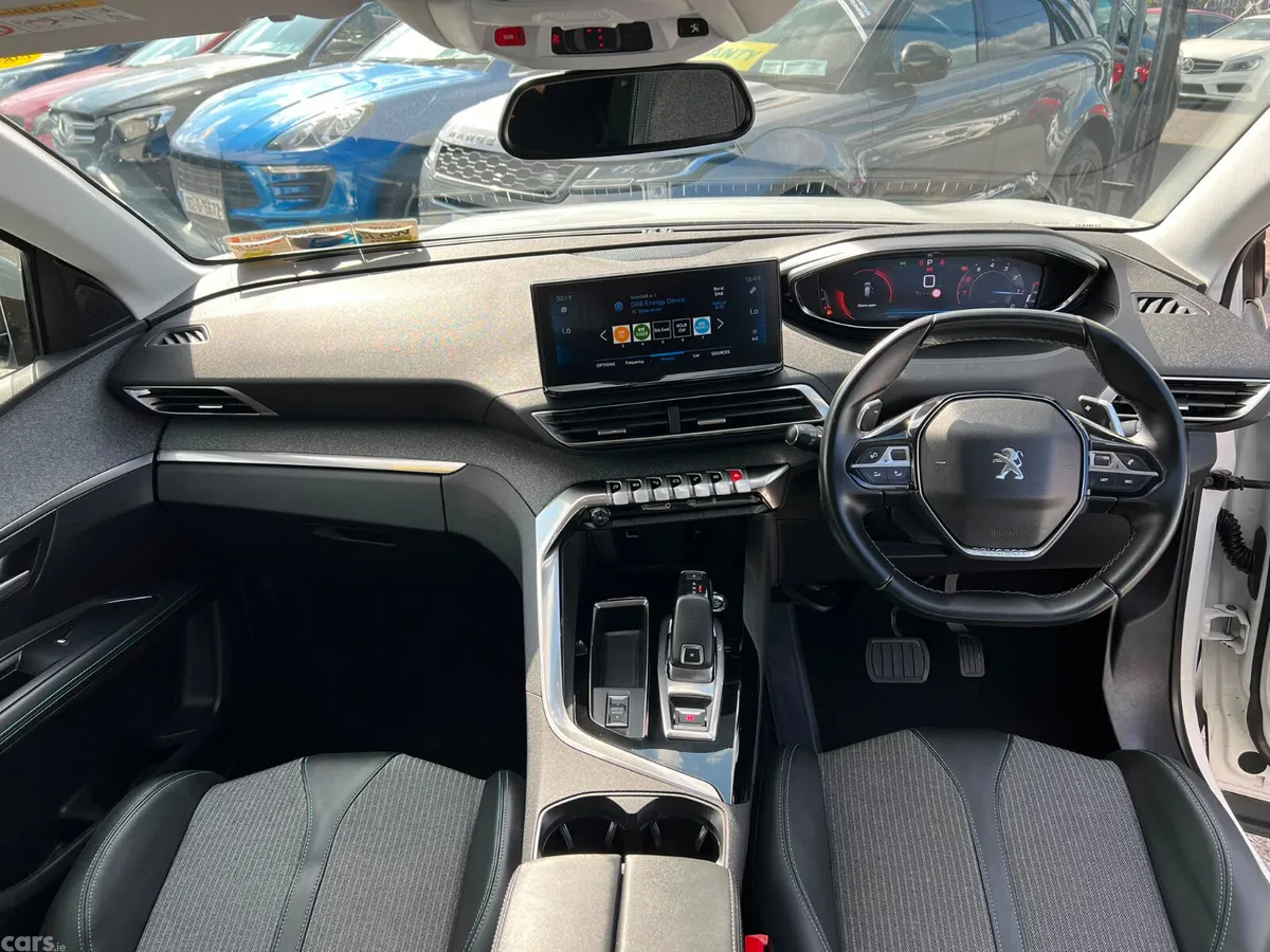 Peugeot 3008 MPV, Petrol, 2021, White
