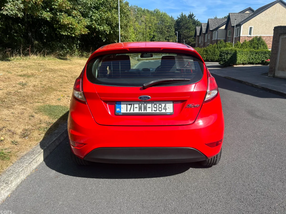 Ford Fiesta Hatchback, Petrol, 2017, Red