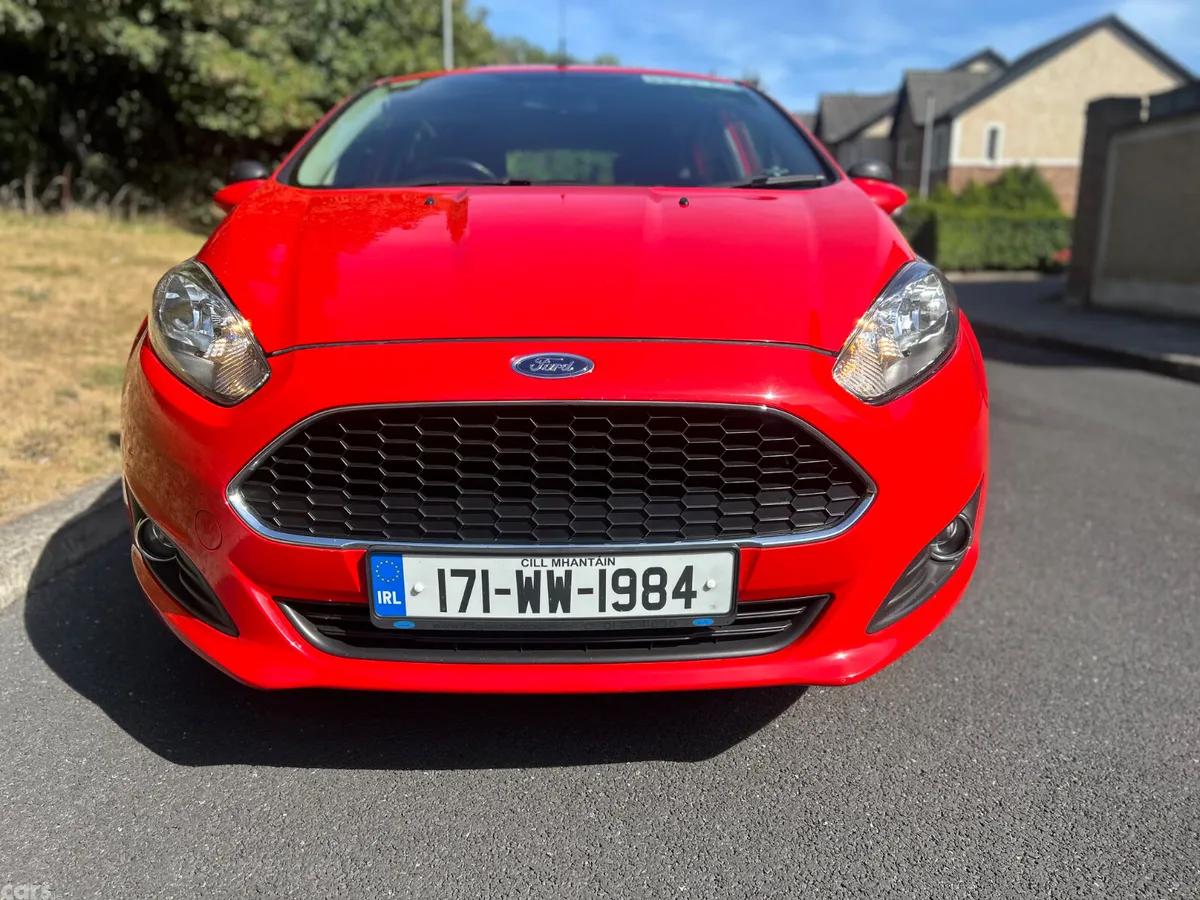 Ford Fiesta Hatchback, Petrol, 2017, Red