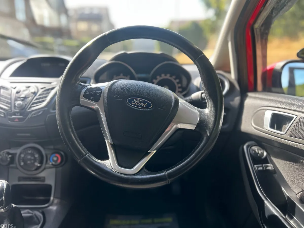 Ford Fiesta Hatchback, Petrol, 2017, Red