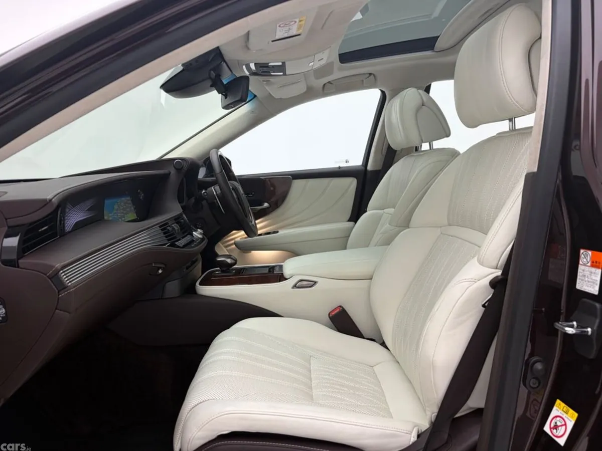 Lexus Other Saloon, Petrol Hybrid, 2018, Red