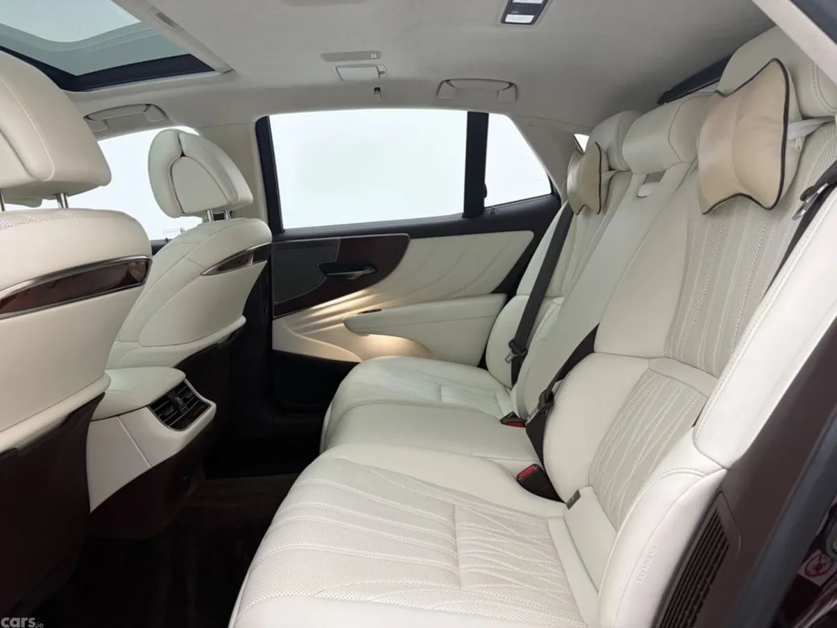 Lexus Other Saloon, Petrol Hybrid, 2018, Red