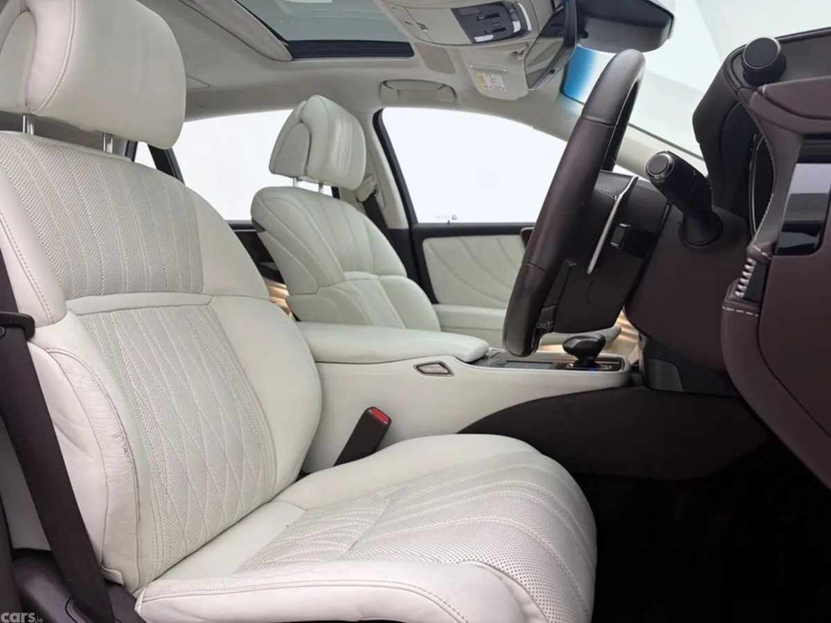 Lexus Other Saloon, Petrol Hybrid, 2018, Red