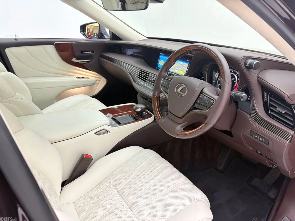 Lexus Other Saloon, Petrol Hybrid, 2018, Red