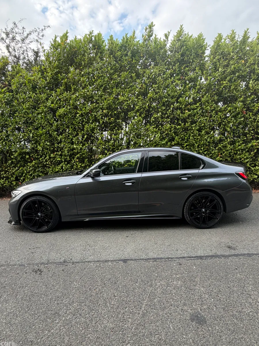 BMW 3-Series Saloon, Petrol Plug-in Hybrid, 2019, Grey