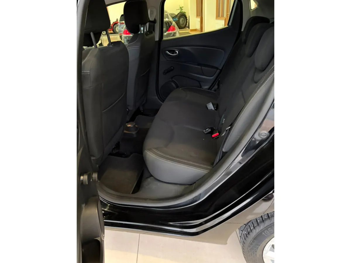Renault Clio Hatchback, Diesel, 2019, Black