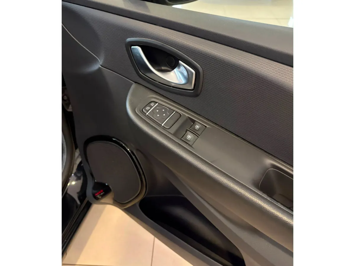 Renault Clio Hatchback, Diesel, 2019, Black
