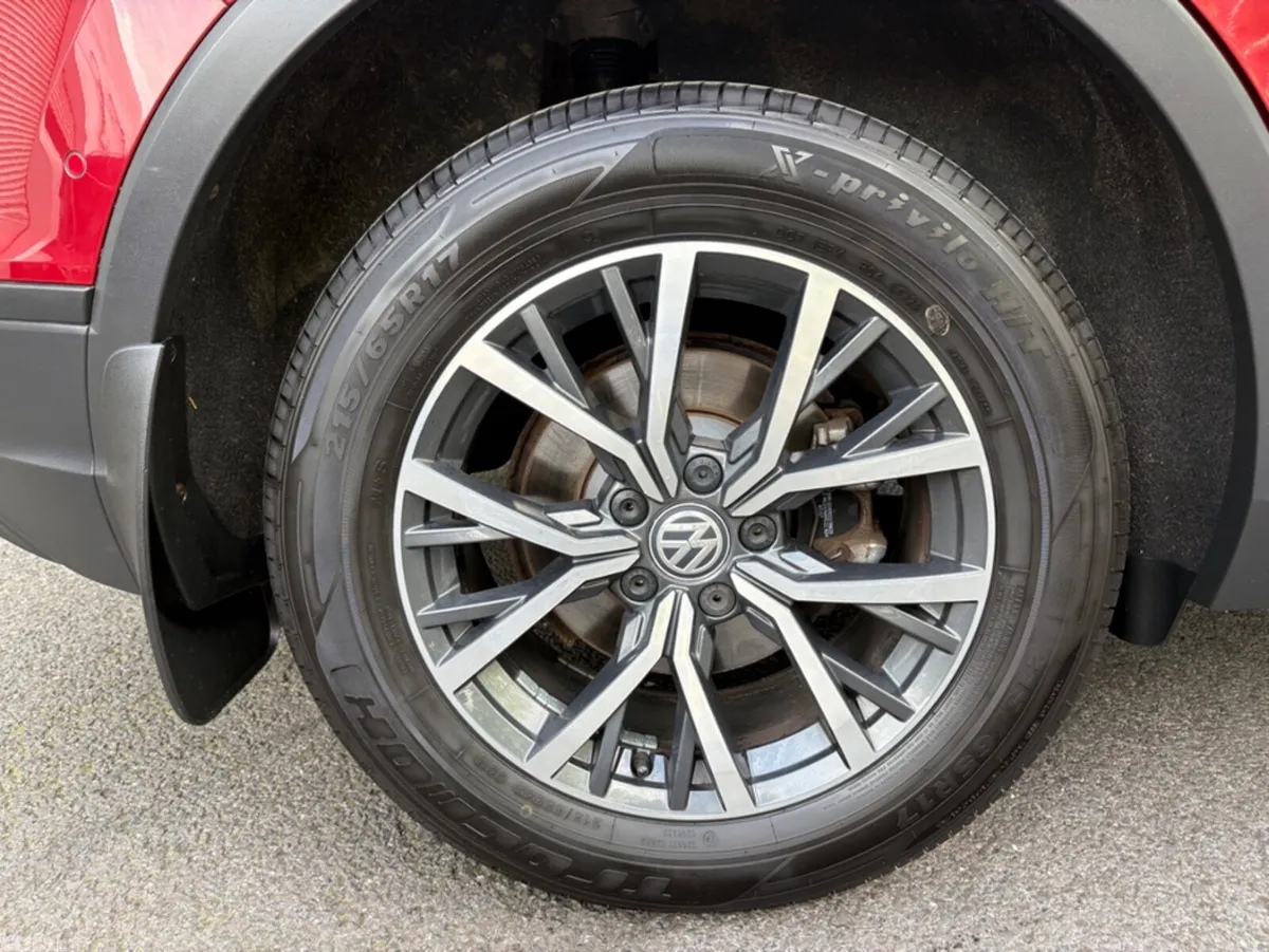 Volkswagen Tiguan SUV, Diesel, 2018, Red