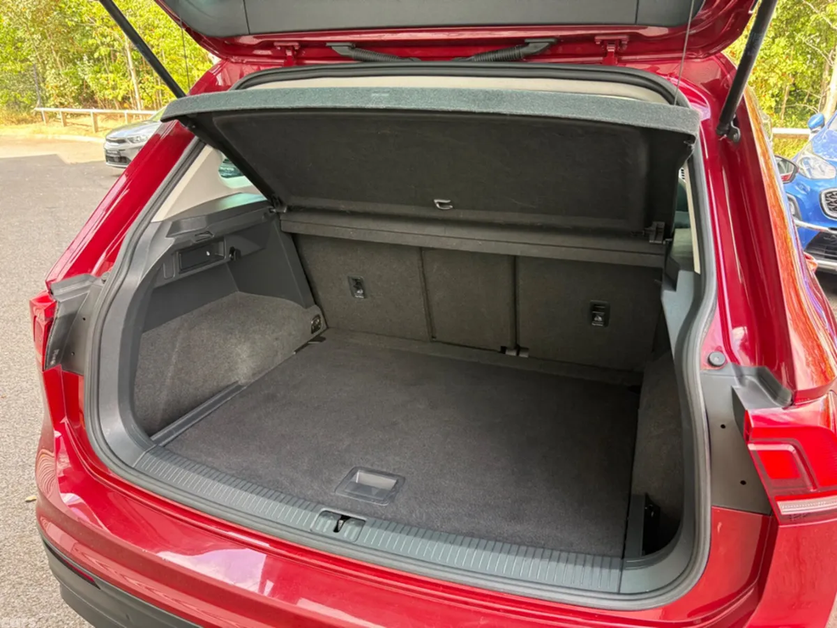Volkswagen Tiguan SUV, Diesel, 2018, Red