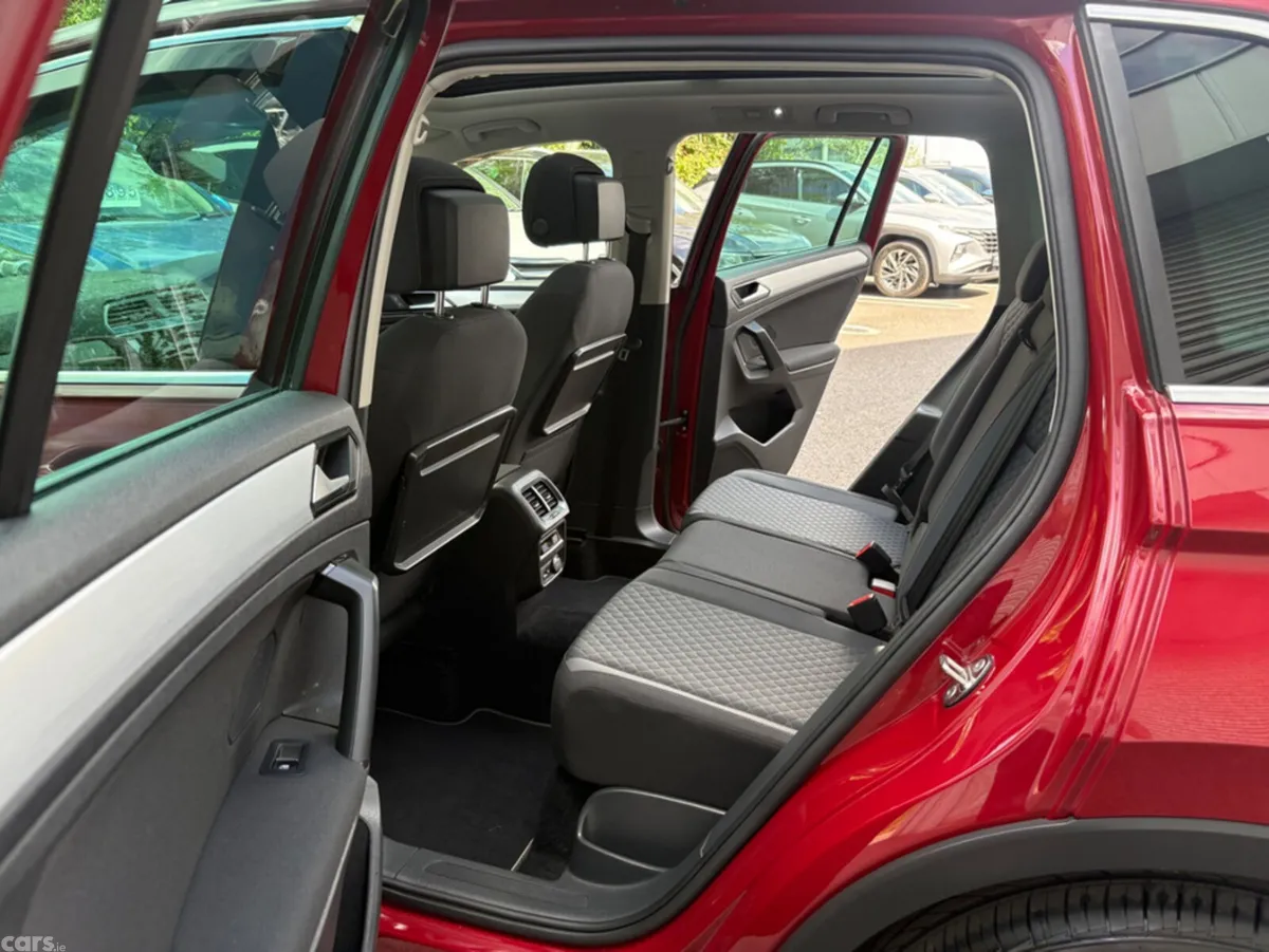 Volkswagen Tiguan SUV, Diesel, 2018, Red