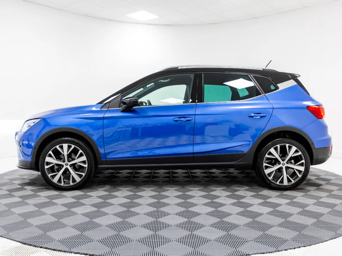SEAT Arona Hatchback, Petrol, 2024, Black