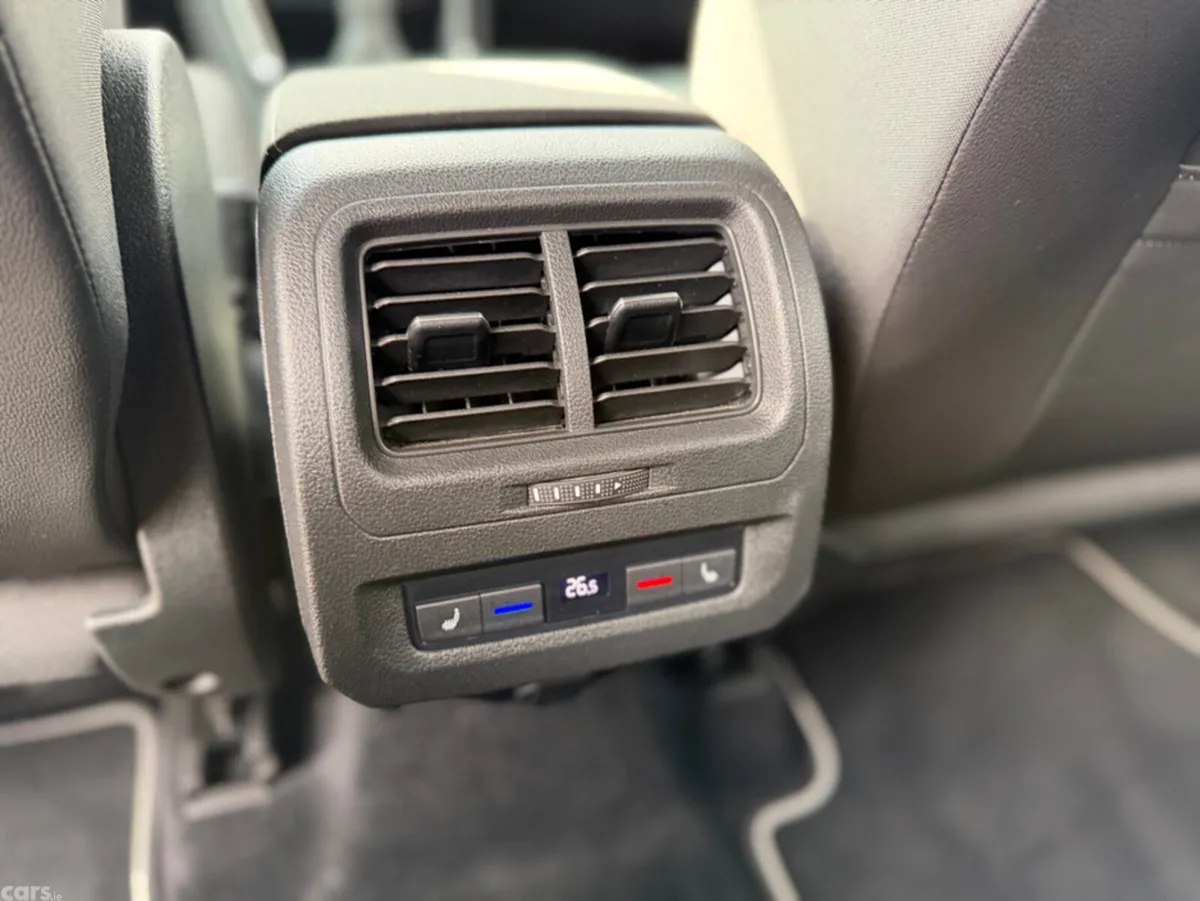 Volkswagen Touran MPV, Petrol, 2019, White