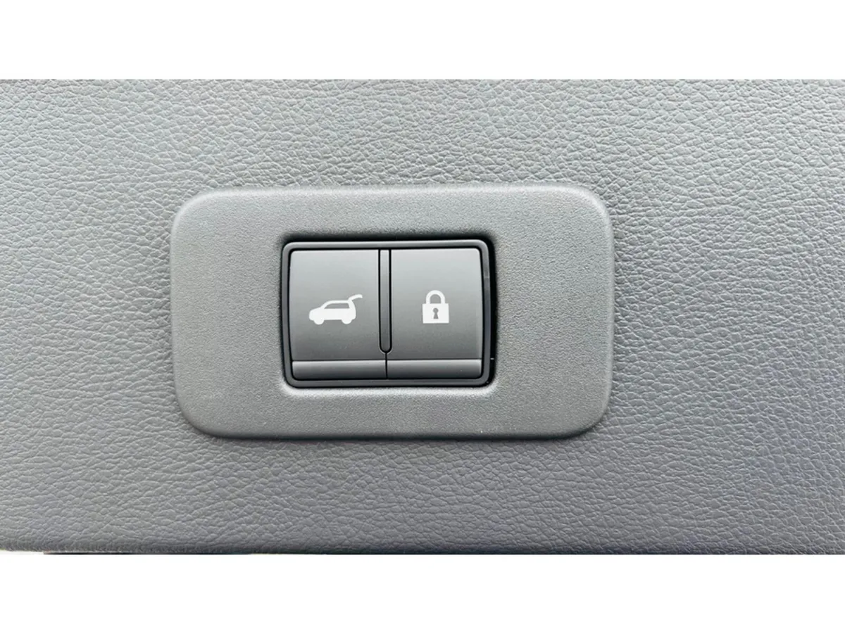 Nissan Leaf Hatchback, Electric, 2027, Blue