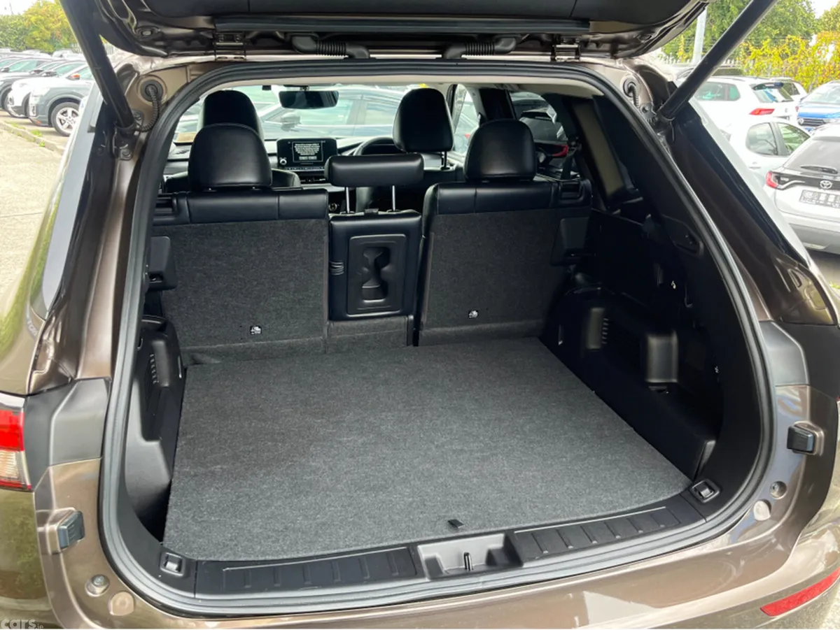 Mitsubishi Outlander SUV, Petrol Plug-in Hybrid, 2023, Brown