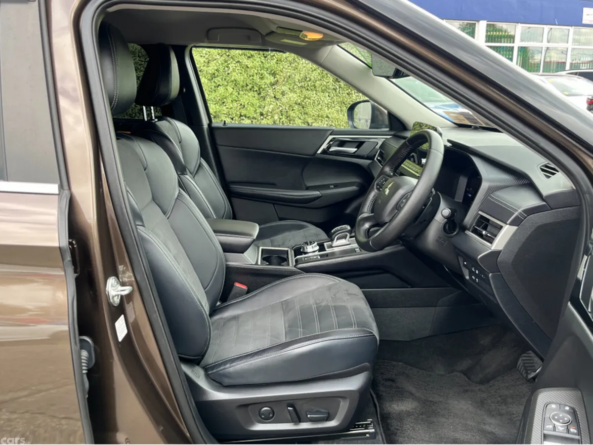 Mitsubishi Outlander SUV, Petrol Plug-in Hybrid, 2023, Brown