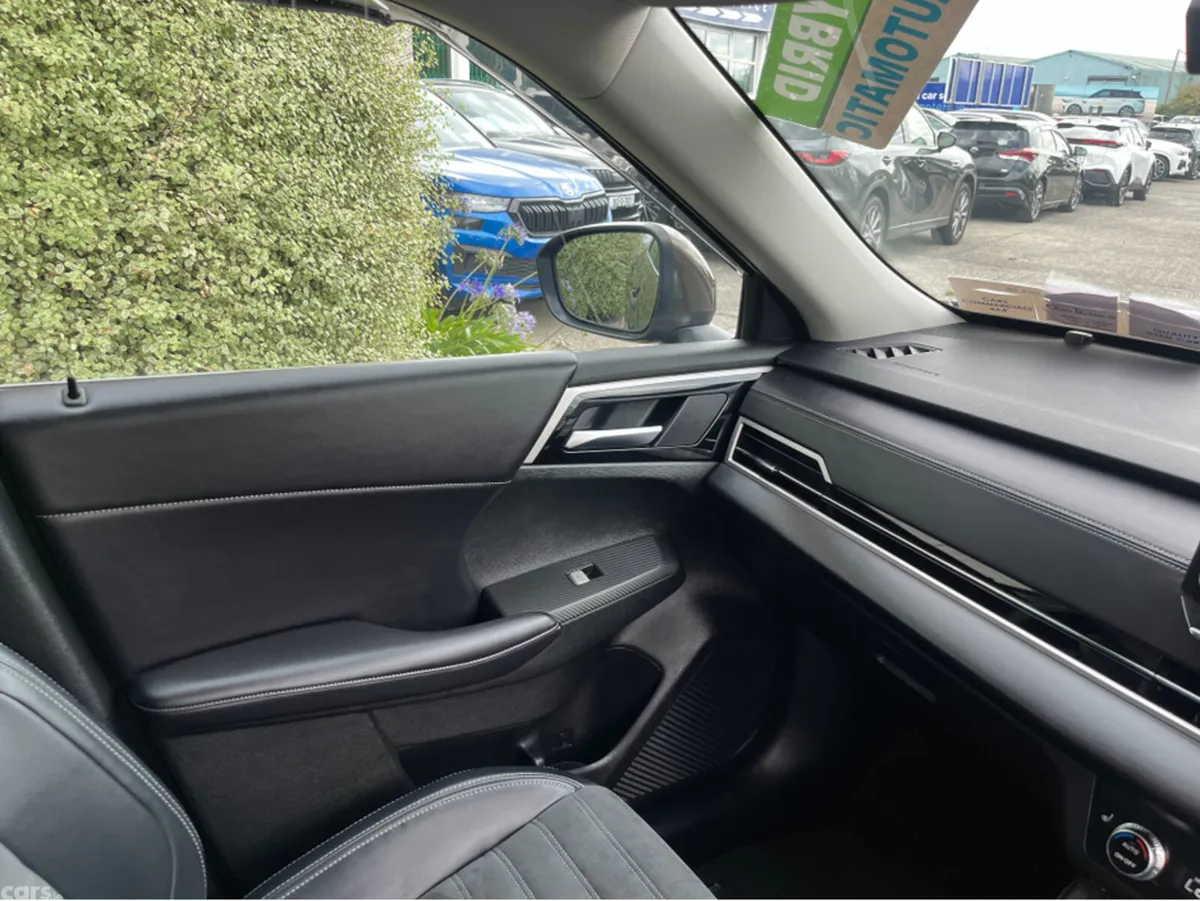 Mitsubishi Outlander SUV, Petrol Plug-in Hybrid, 2023, Brown