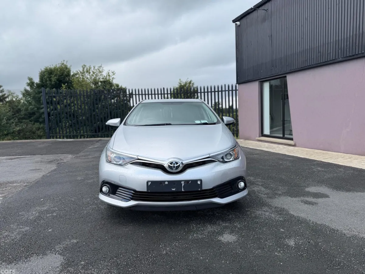 Toyota Auris Hatchback, Diesel, 2015, Silver