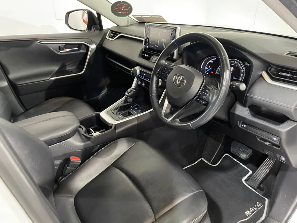 Toyota RAV4 SUV, Petrol Hybrid, 2022, White