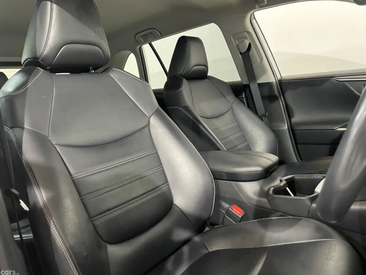 Toyota RAV4 SUV, Petrol Hybrid, 2022, White