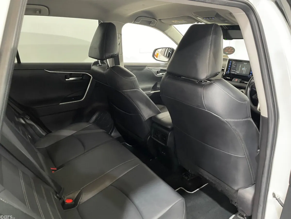 Toyota RAV4 SUV, Petrol Hybrid, 2022, White