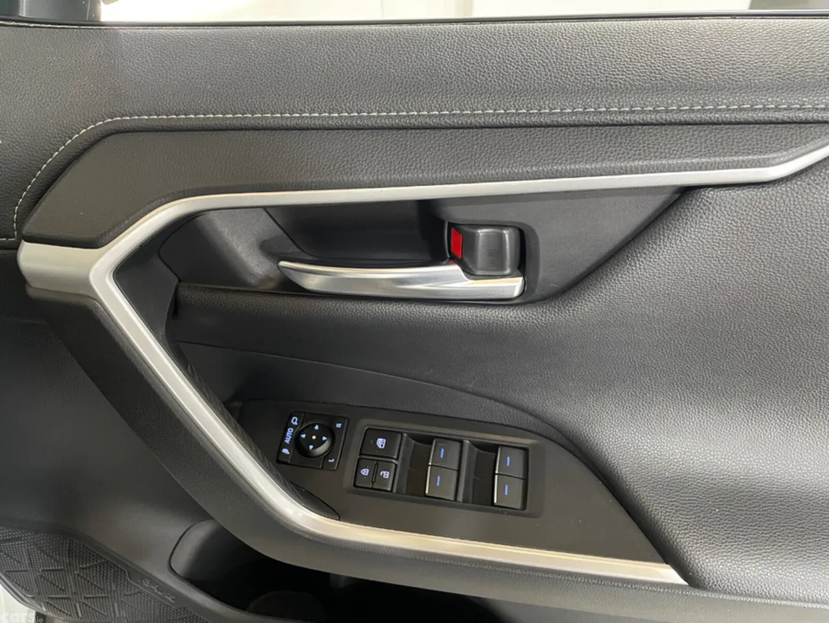Toyota RAV4 SUV, Petrol Hybrid, 2022, White