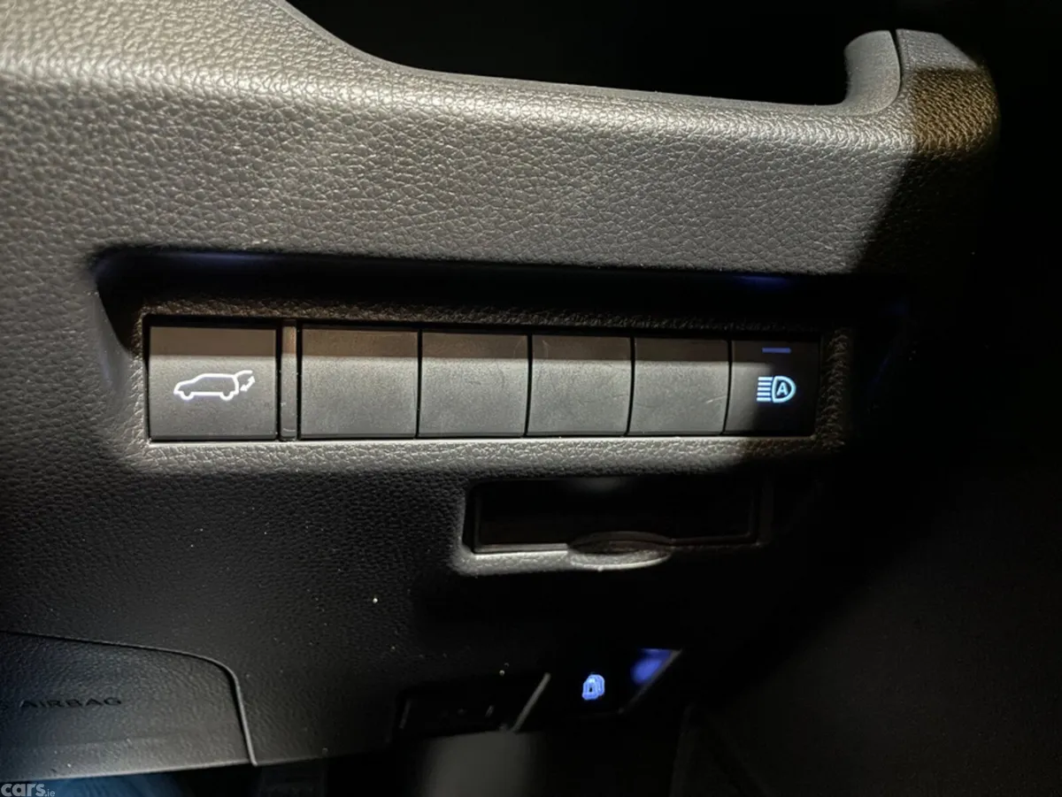 Toyota RAV4 SUV, Petrol Hybrid, 2022, White