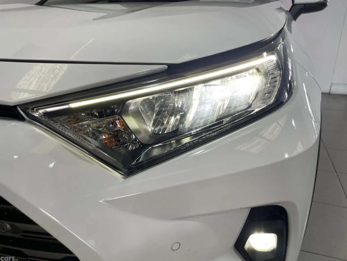 Toyota RAV4 SUV, Petrol Hybrid, 2022, White