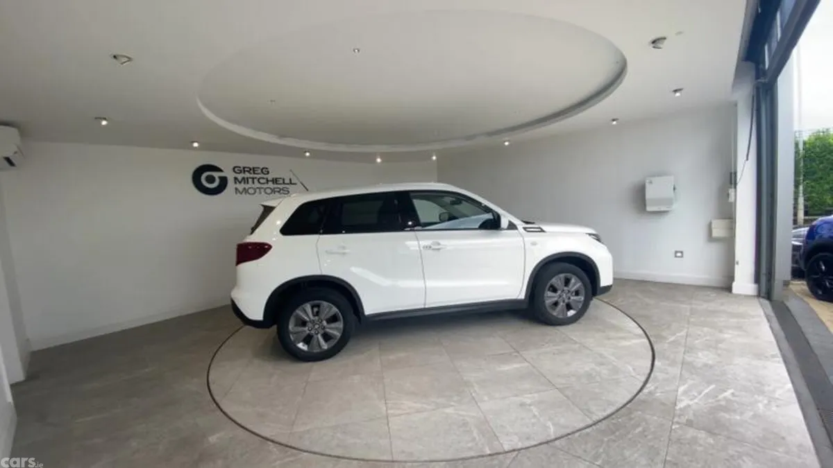 Suzuki Vitara SUV, Petrol Hybrid, 2025, White