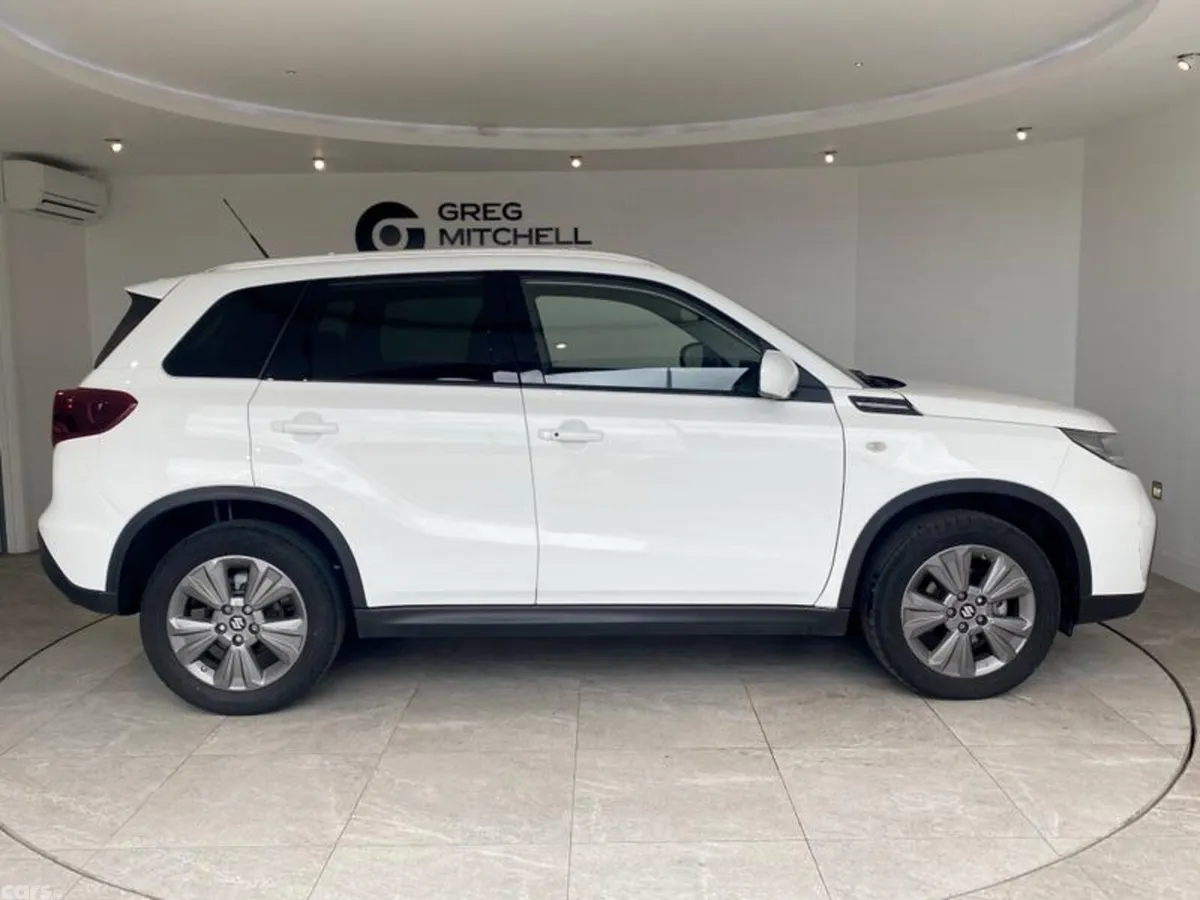 Suzuki Vitara SUV, Petrol Hybrid, 2025, White