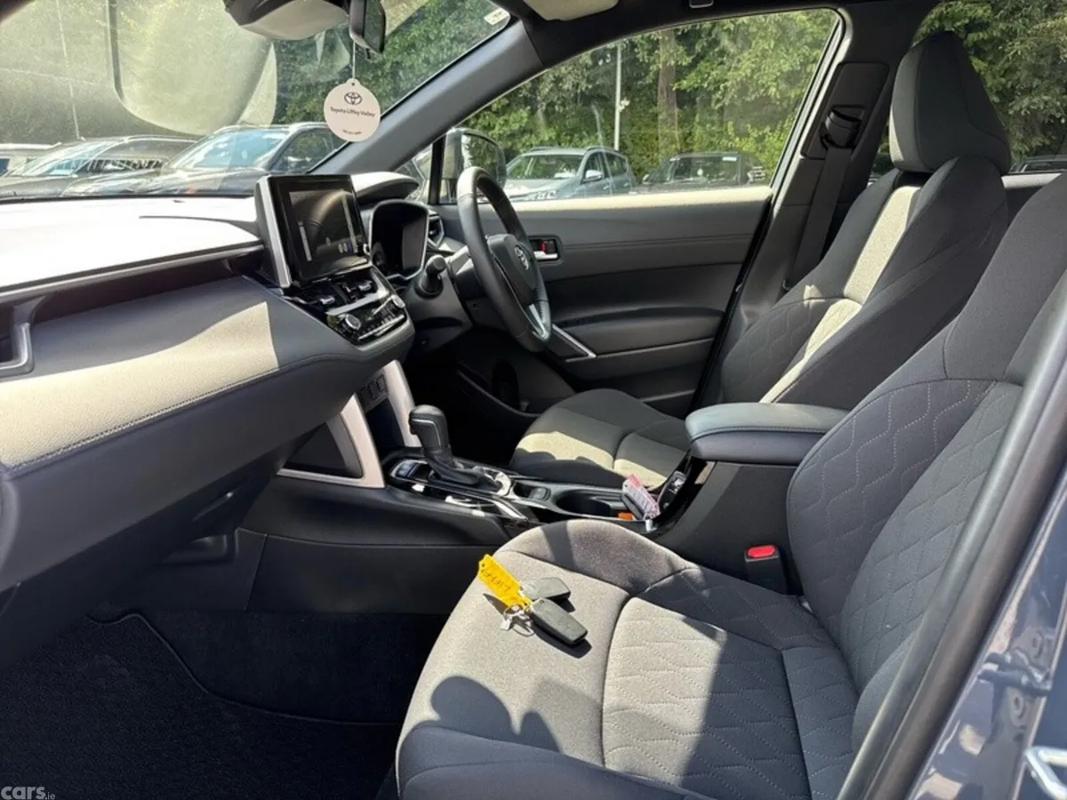 Toyota Corolla SUV, Petrol Hybrid, 2025, Blue