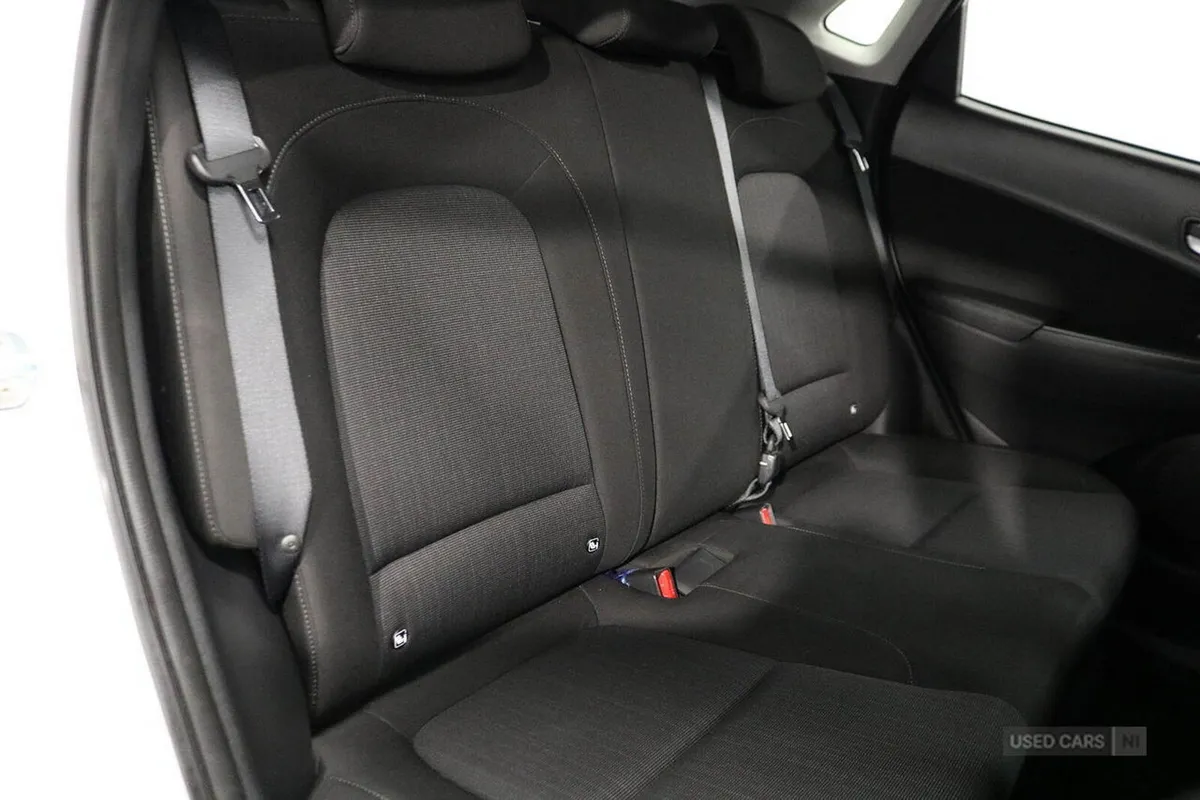 Hyundai KONA Hatchback, Petrol Hybrid, 2023, White