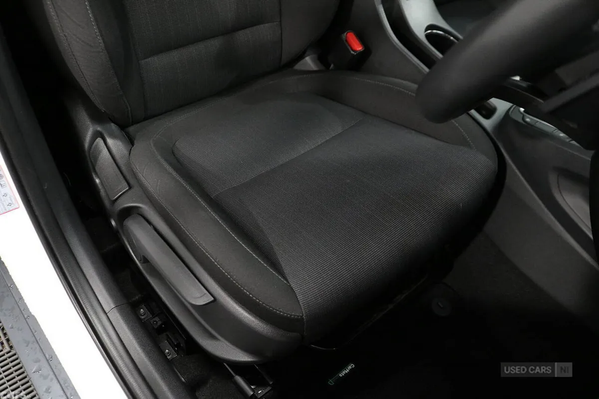 Hyundai KONA Hatchback, Petrol Hybrid, 2023, White