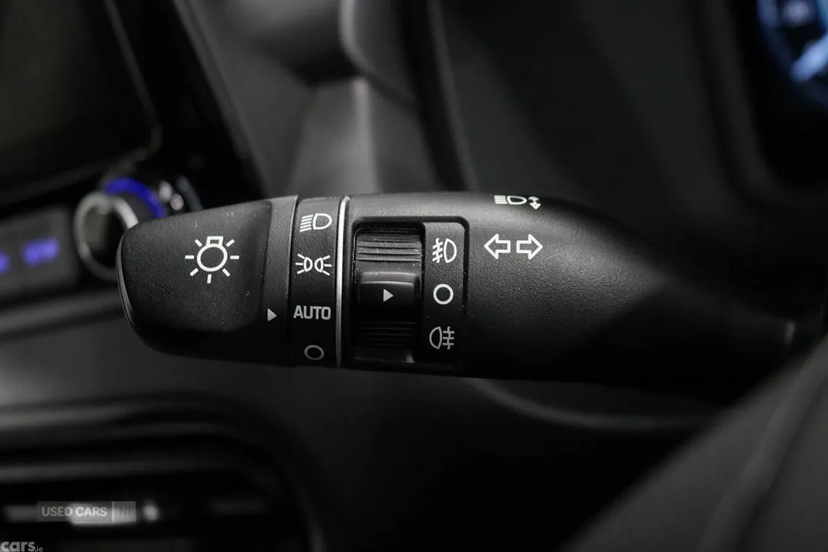 Hyundai KONA Hatchback, Petrol Hybrid, 2023, White