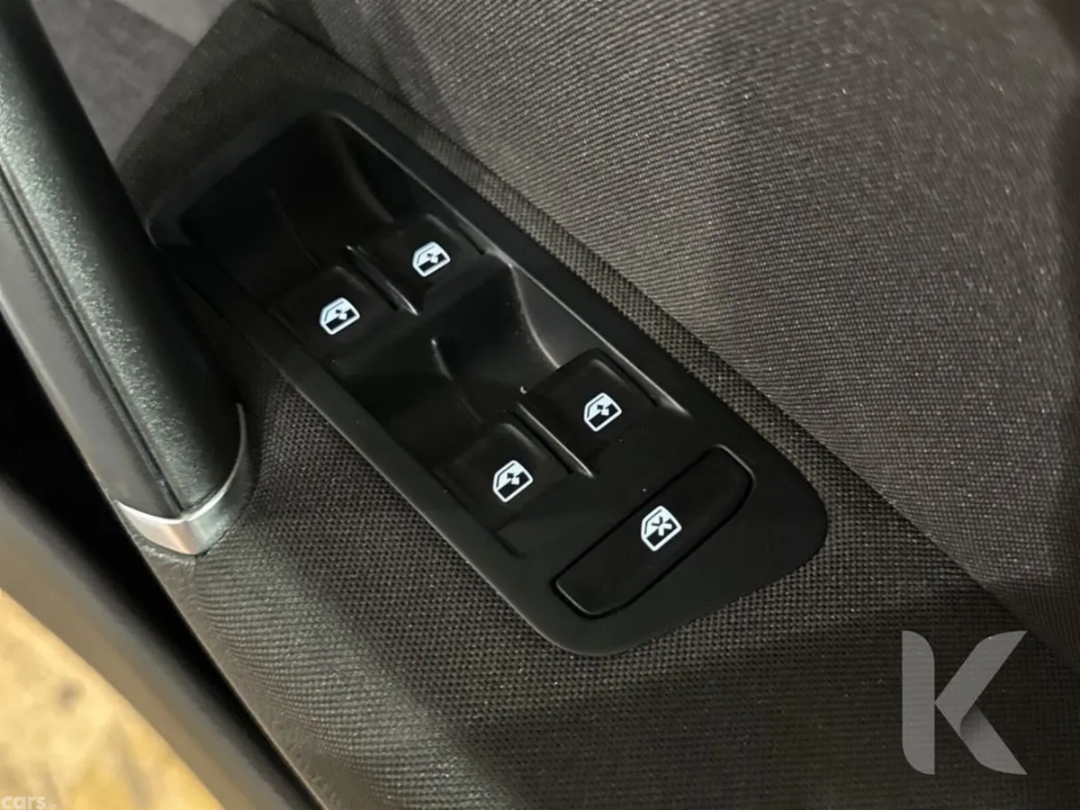 Volkswagen Golf Hatchback, Petrol, 2019, White