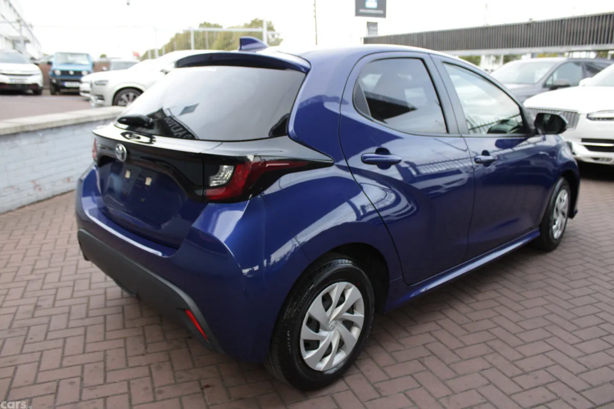 Toyota Yaris Hatchback, Petrol, 2022, Blue